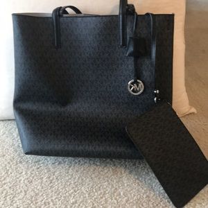 MK tote